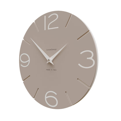 „CalleaDesign Wanduhr Smile 30 cm – handgefertigt in Italien, Milchkaffee/Leinen“