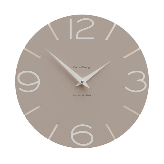 „CalleaDesign Wanduhr Smile 30 cm – handgefertigt in Italien, Milchkaffee/Leinen“